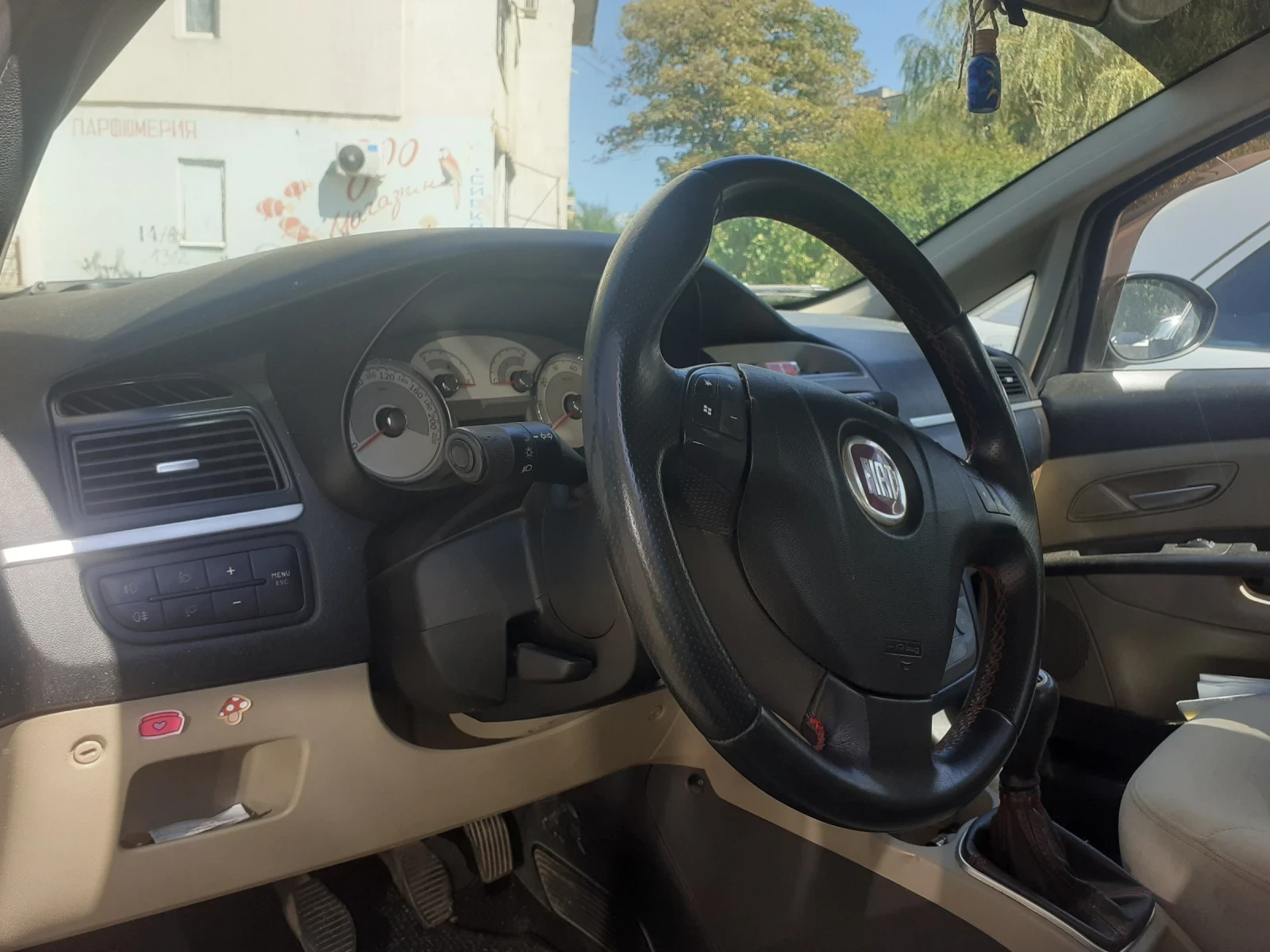 Fiat Linea 1.3 mjet, снимка 4 - Автомобили и джипове - 54552637