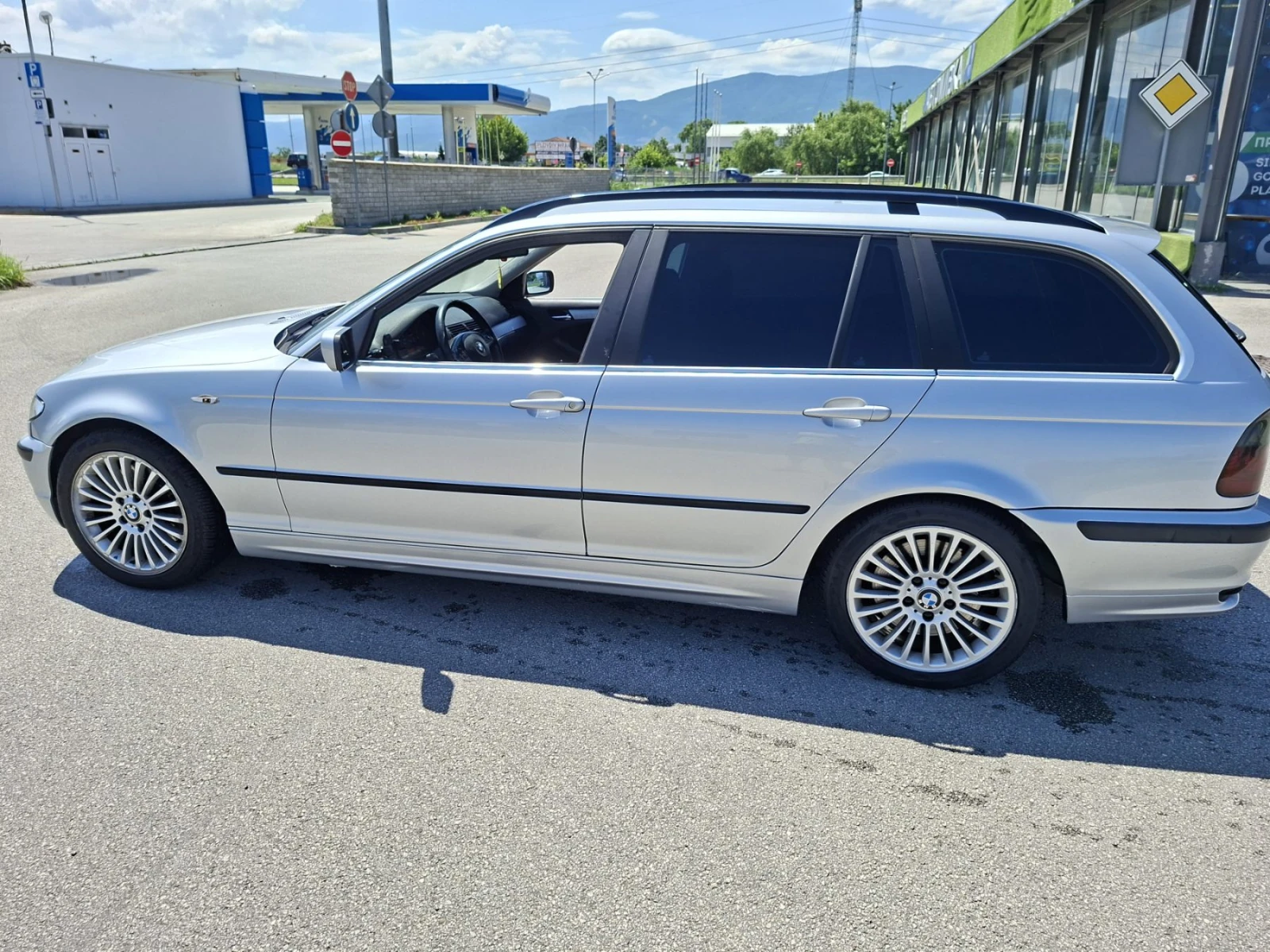 BMW 330, снимка 6 - Автомобили и джипове - 54968775