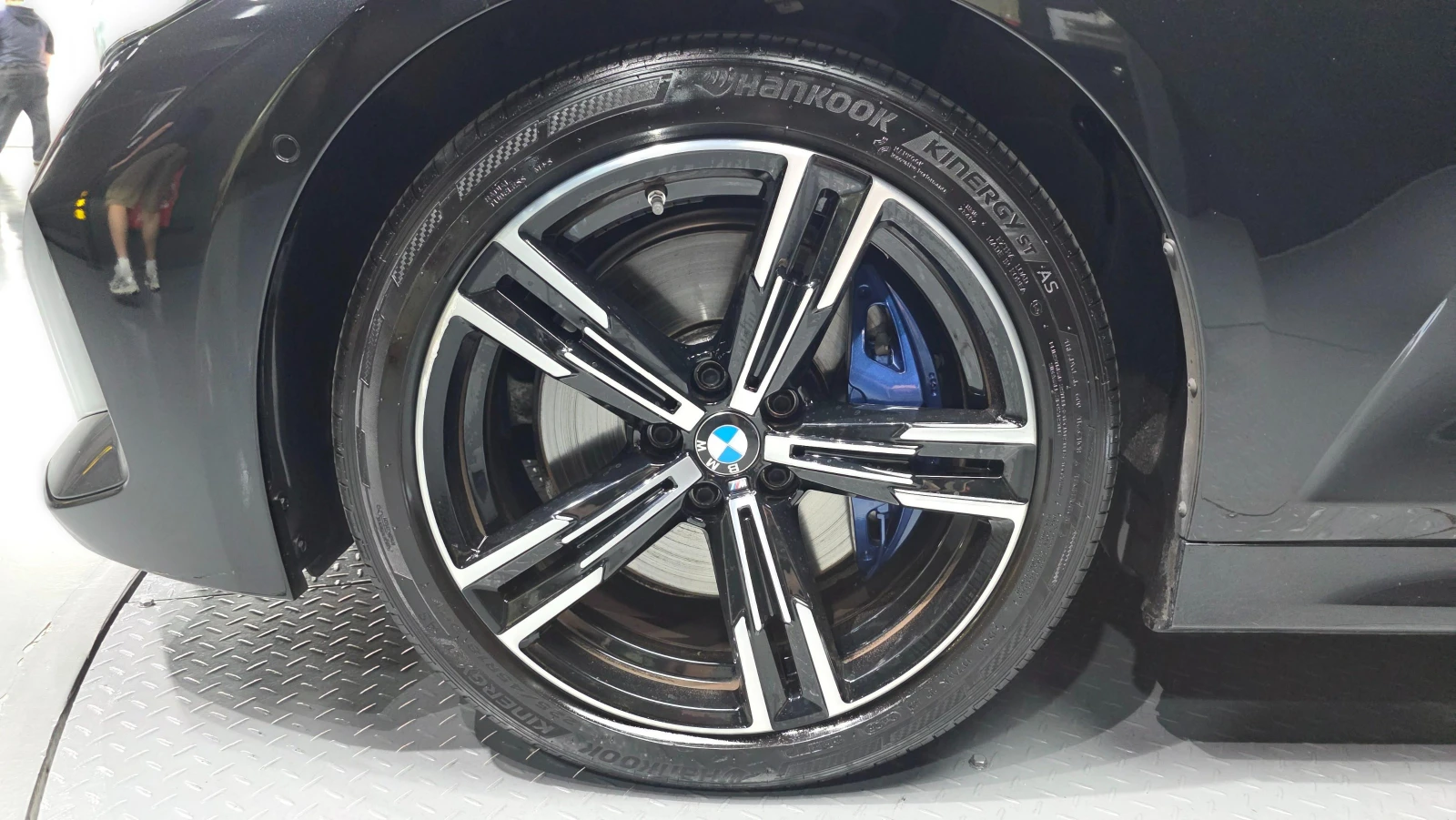 BMW 320 i M SPORT FACE* HARMAN KARDON* DISTRONIC* HEAD-UP*, снимка 5 - Автомобили и джипове - 54968776