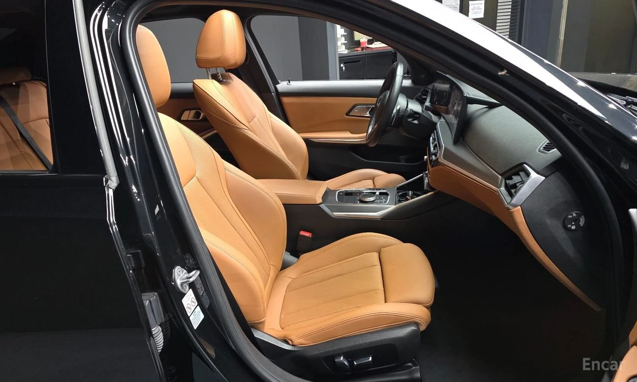 BMW 320 i M SPORT FACE* HARMAN KARDON* DISTRONIC* HEAD-UP*, снимка 7 - Автомобили и джипове - 54968776