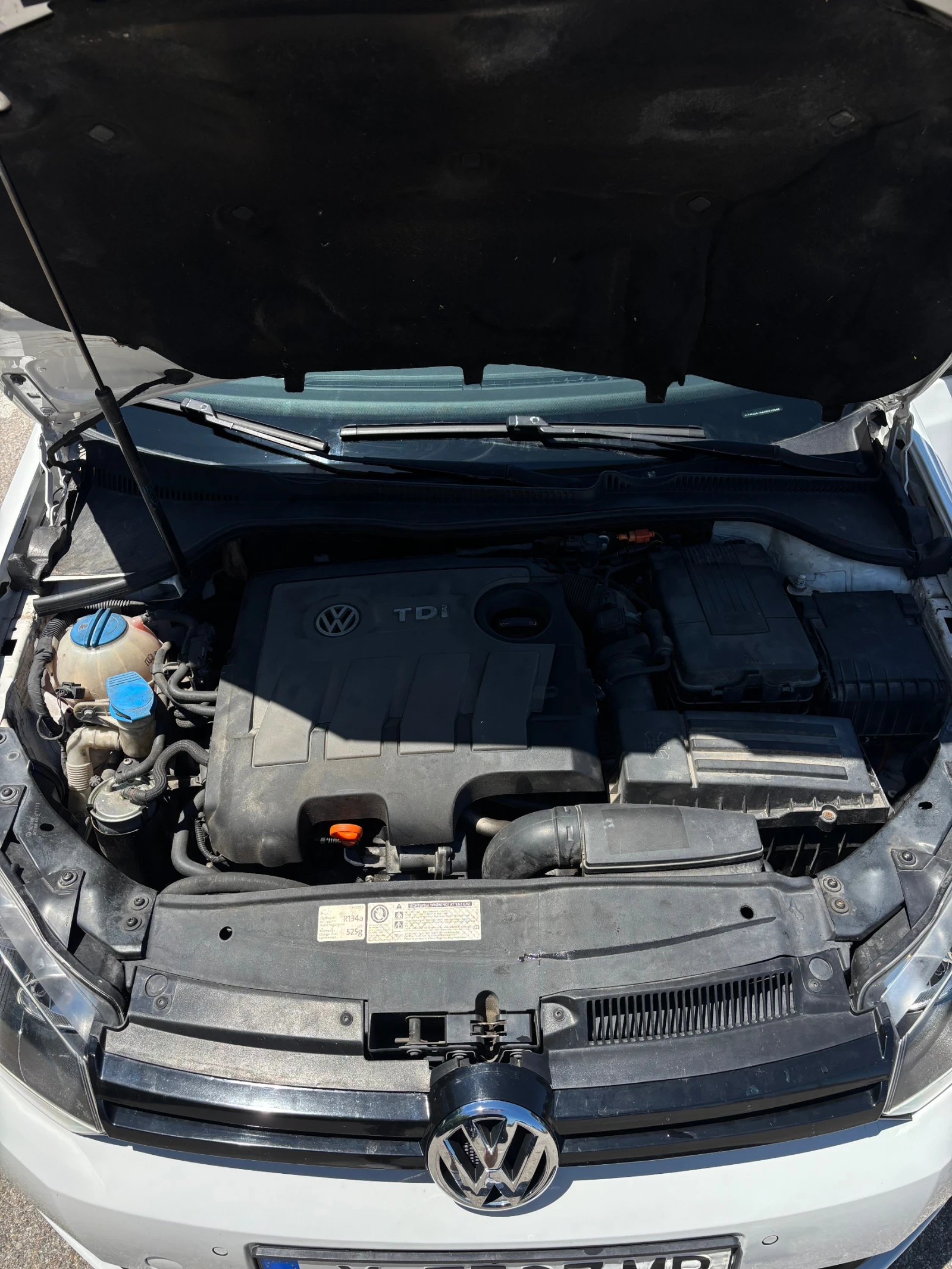 VW Golf 1.6 TDI, снимка 13 - Автомобили и джипове - 55093809