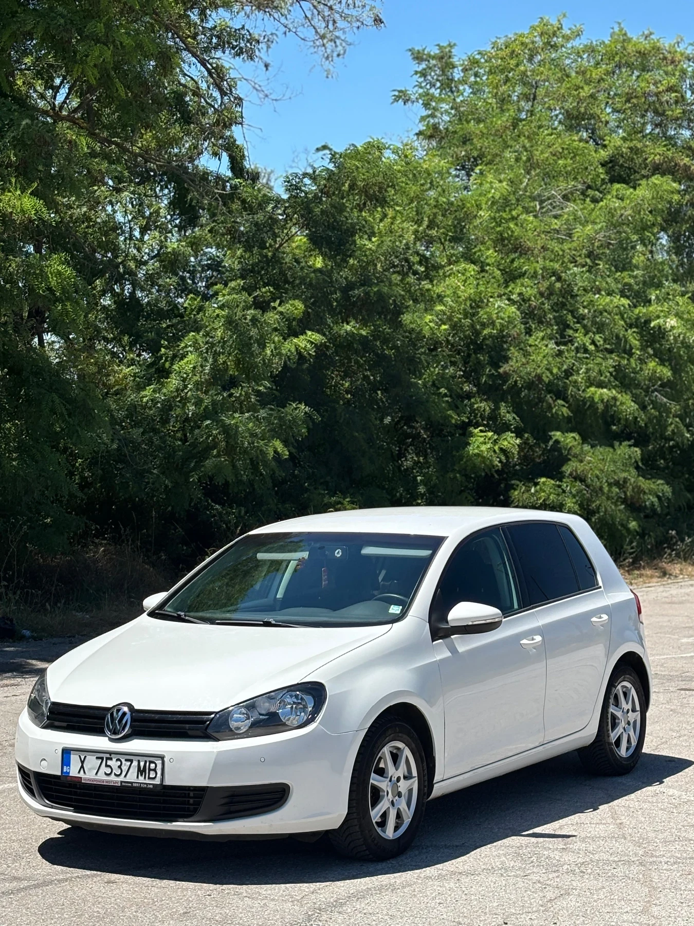VW Golf 1.6 TDI, снимка 3 - Автомобили и джипове - 55093809