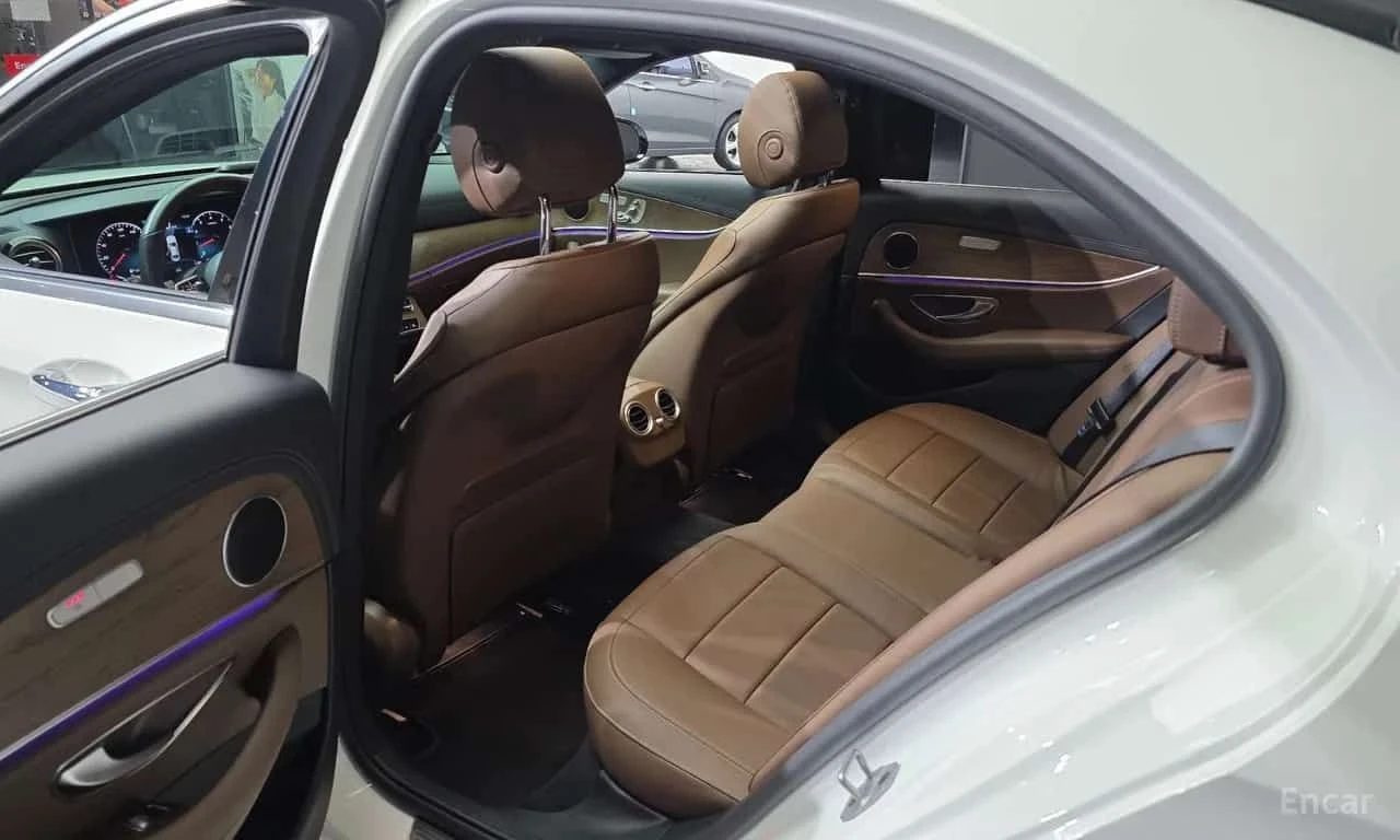 Mercedes-Benz E 250 * E250 Exclusive * ОПЦИЯ ЗА АВТОКРЕДИТ * , снимка 11 - Автомобили и джипове - 55570788