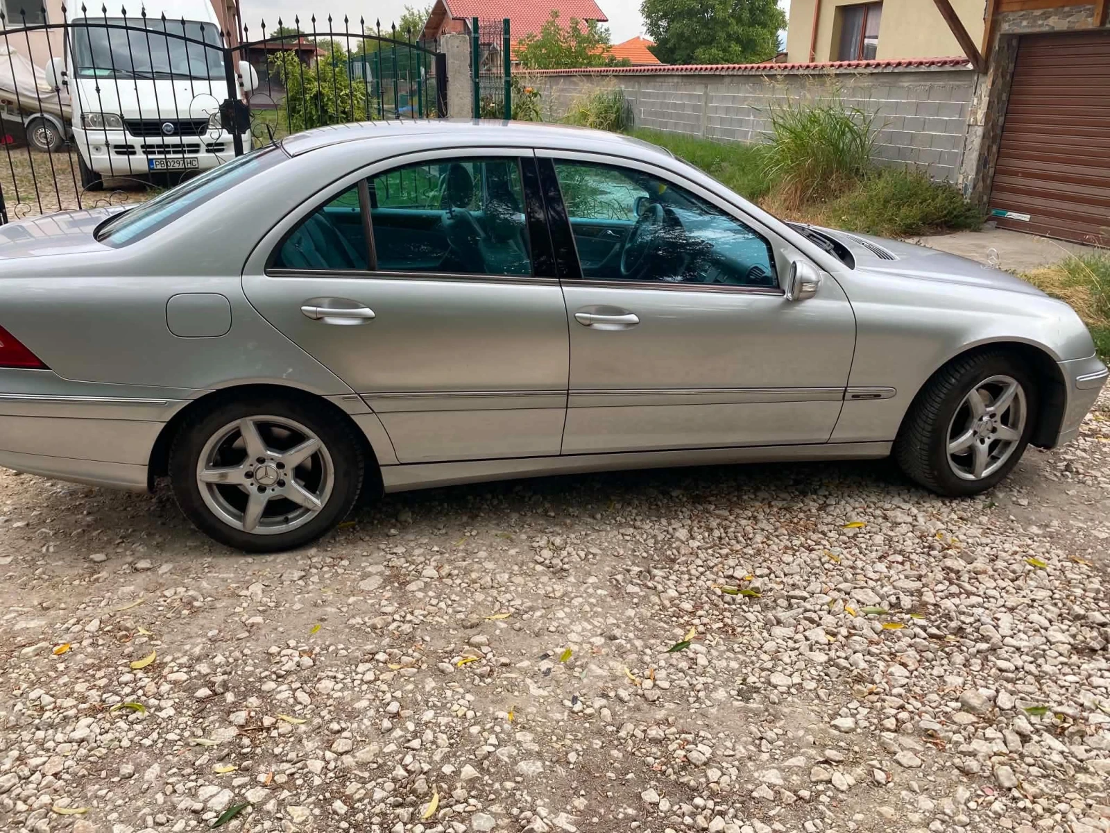 Mercedes-Benz C 200, снимка 5 - Автомобили и джипове - 55598833