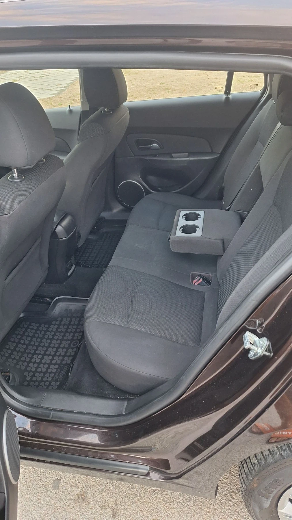 Chevrolet Cruze 1.7 131 6с.к., снимка 9 - Автомобили и джипове - 55713207