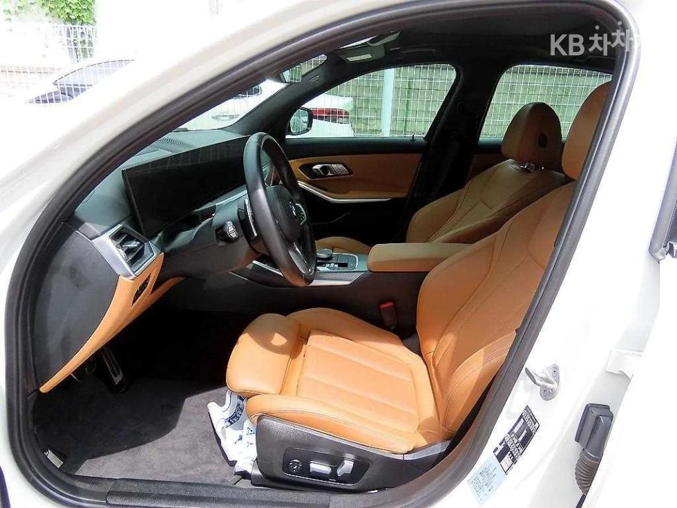 BMW 320 M SPORT+ * КРАЙНА ЦЕНА* FULL, снимка 6 - Автомобили и джипове - 55815587