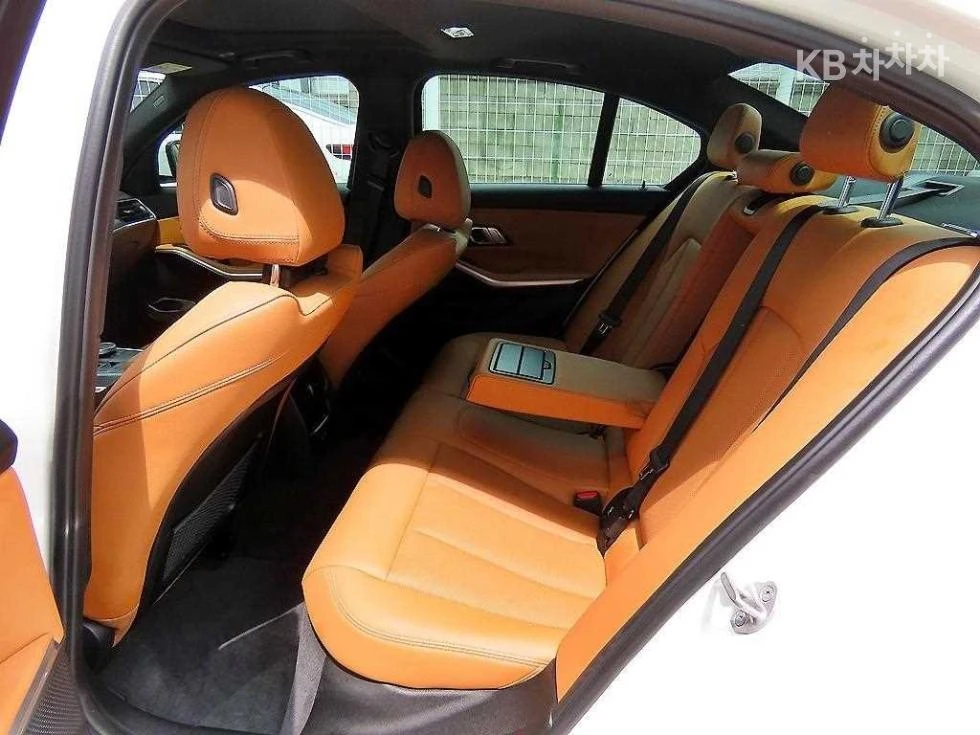 BMW 320 M SPORT+ * КРАЙНА ЦЕНА* FULL, снимка 7 - Автомобили и джипове - 55815587