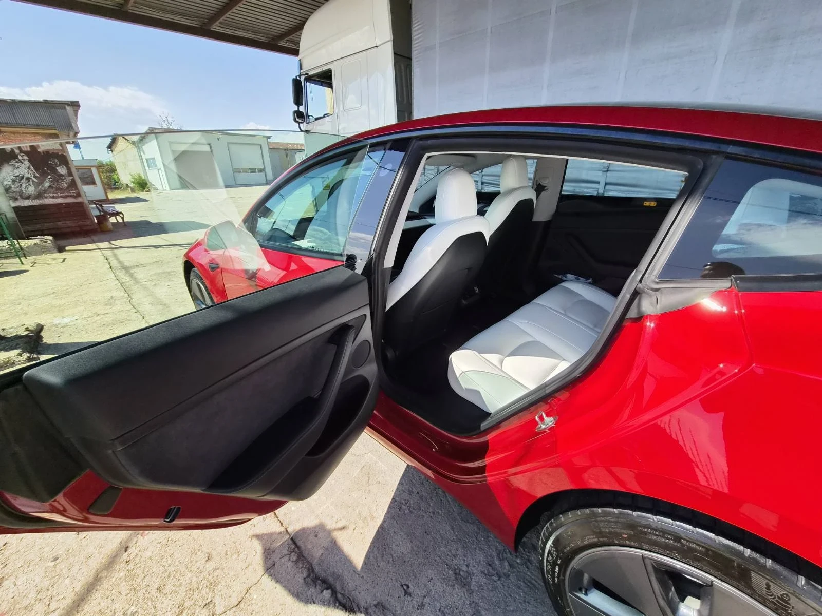 Tesla Model 3, снимка 9 - Автомобили и джипове - 56104697