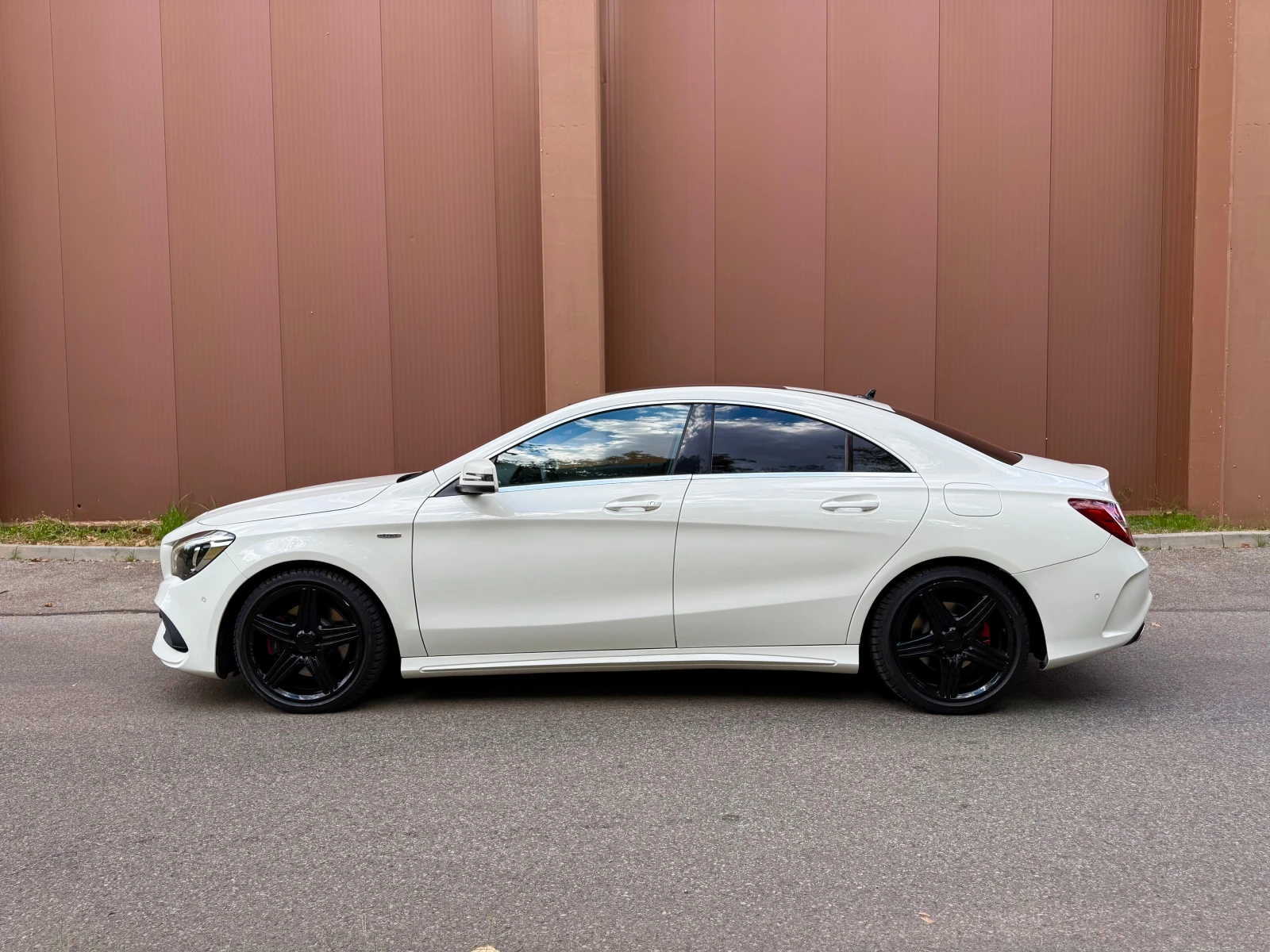 Mercedes-Benz CLA 250 FACELIFT AMG | 211 к.с. | PANORAMA | ШВЕЙЦАРИЯ | , снимка 2 - Автомобили и джипове - 55932061