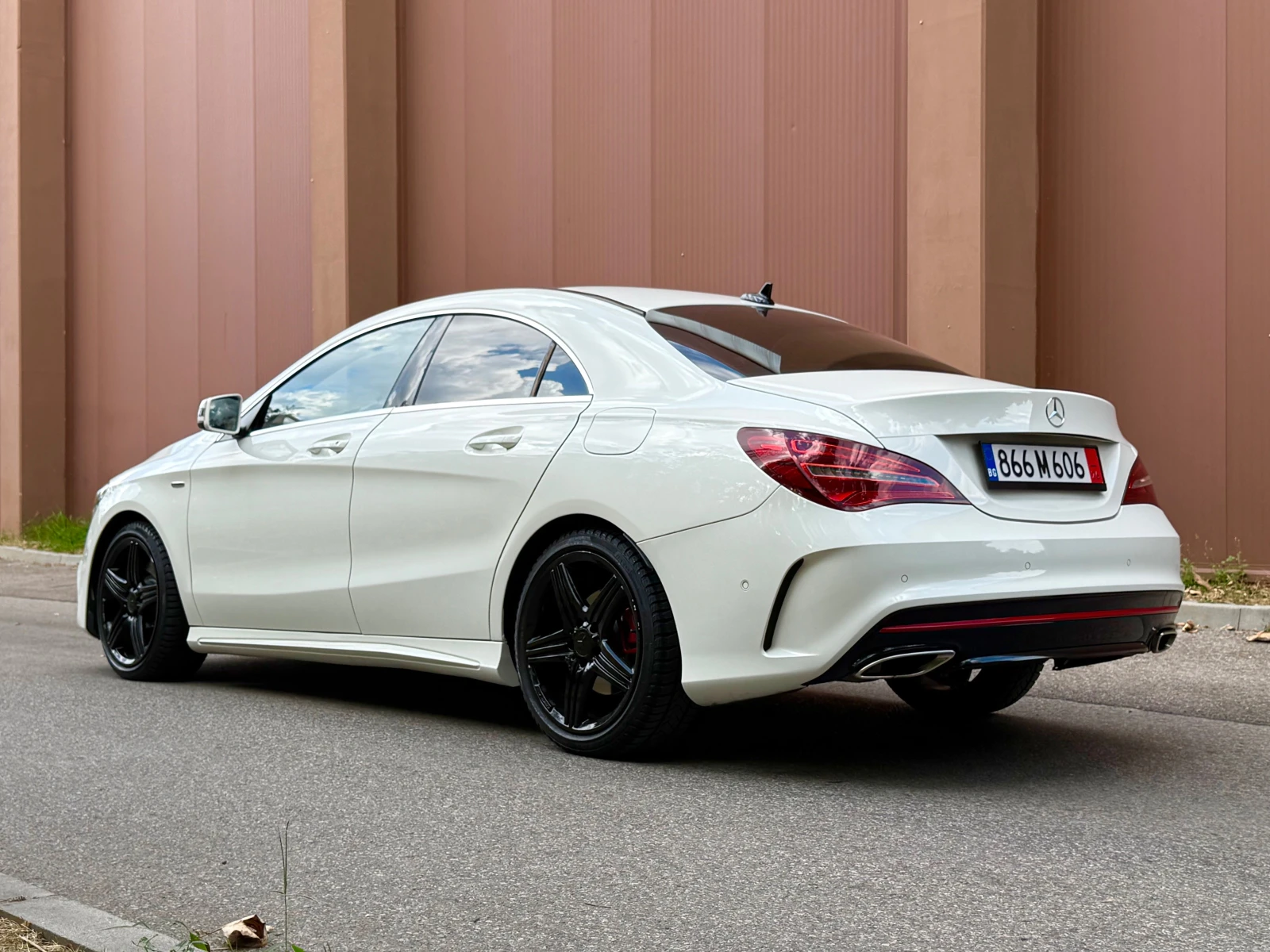 Mercedes-Benz CLA 250 FACELIFT AMG | 211 к.с. | PANORAMA | ШВЕЙЦАРИЯ | , снимка 3 - Автомобили и джипове - 55932061