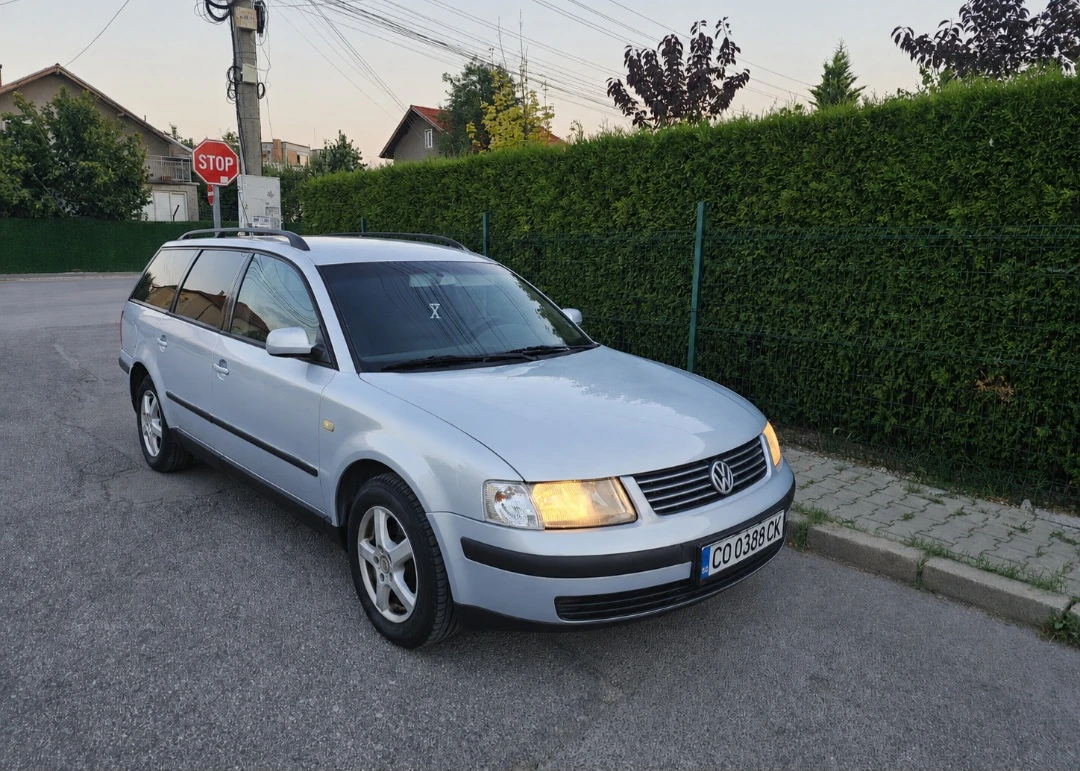 VW Passat 1.9TDI-Климатр-Гаражен, снимка 11 - Автомобили и джипове - 55974997