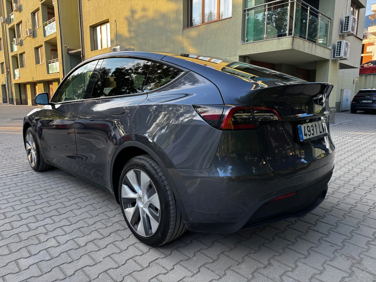 Tesla Model Y Long Range Dual Motor FSD Теглич, снимка 4 - Автомобили и джипове - 56151017