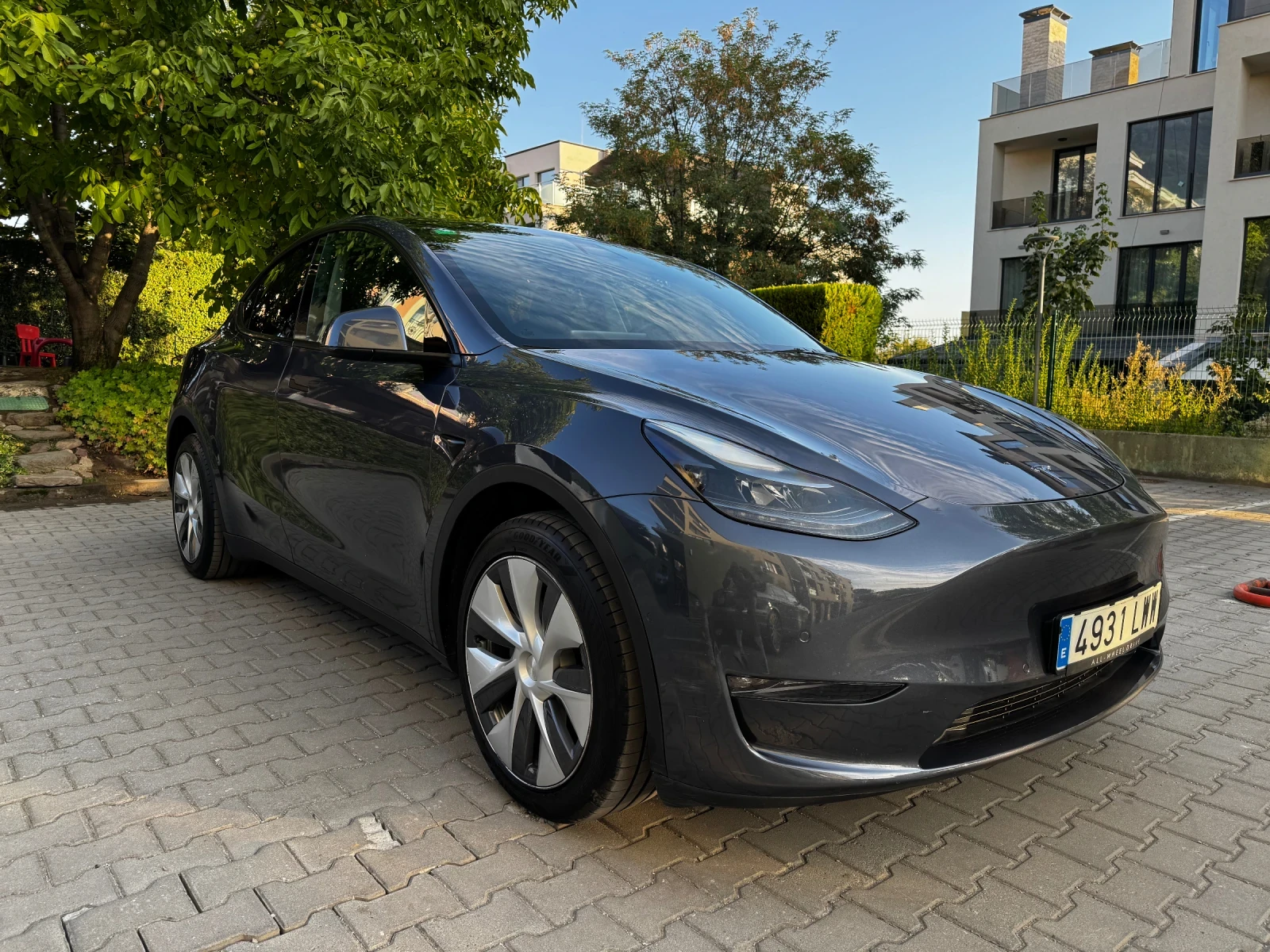 Tesla Model Y Long Range Dual Motor FSD Теглич, снимка 2 - Автомобили и джипове - 56151017