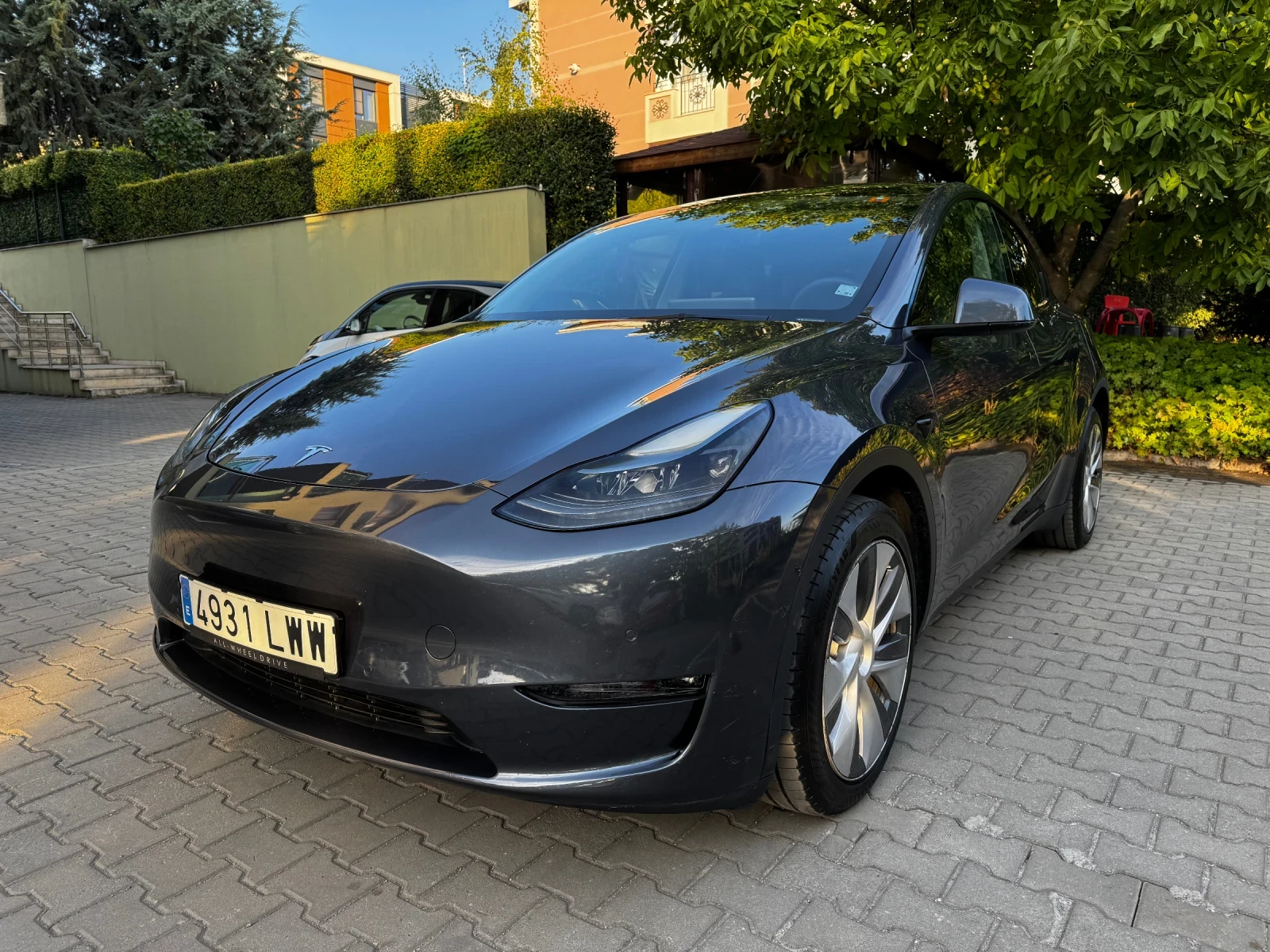 Tesla Model Y Long Range Dual Motor FSD Теглич