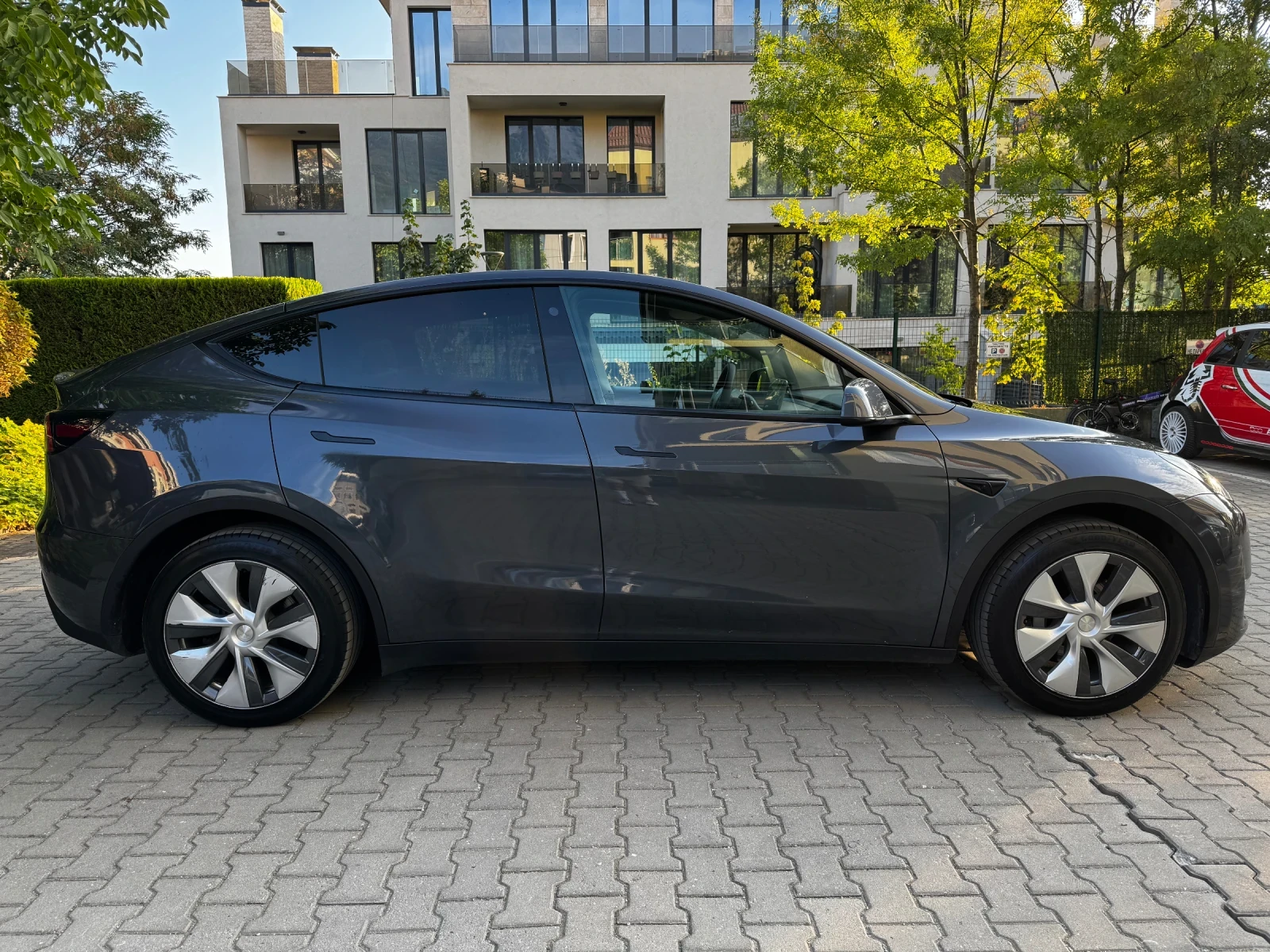 Tesla Model Y Long Range Dual Motor FSD Теглич, снимка 12 - Автомобили и джипове - 56151017