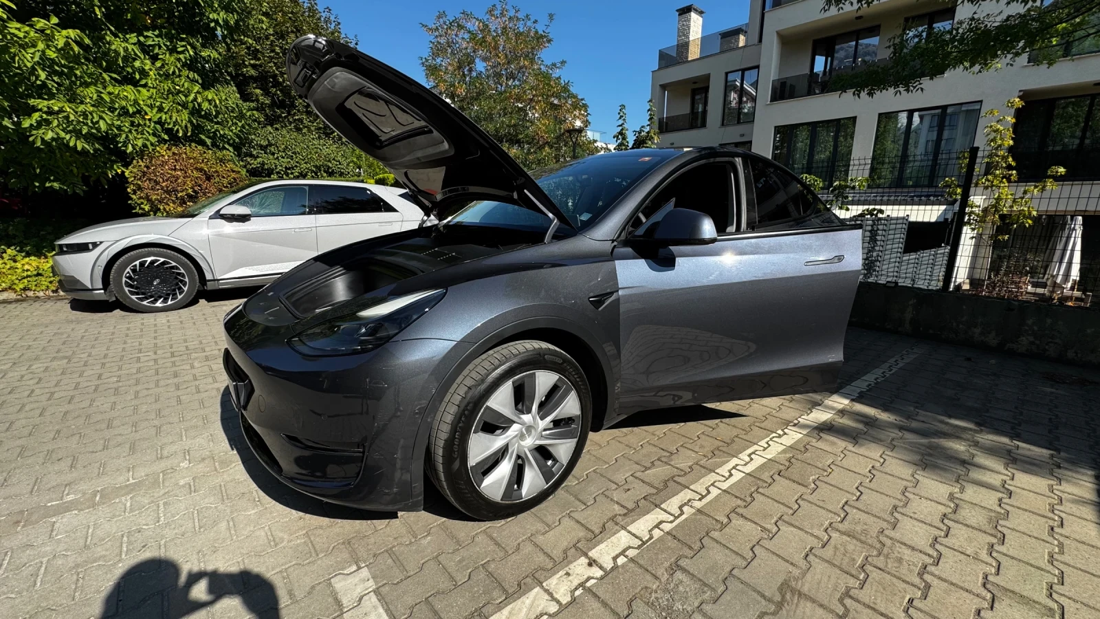 Tesla Model Y Long Range Dual Motor FSD Теглич, снимка 15 - Автомобили и джипове - 56151017