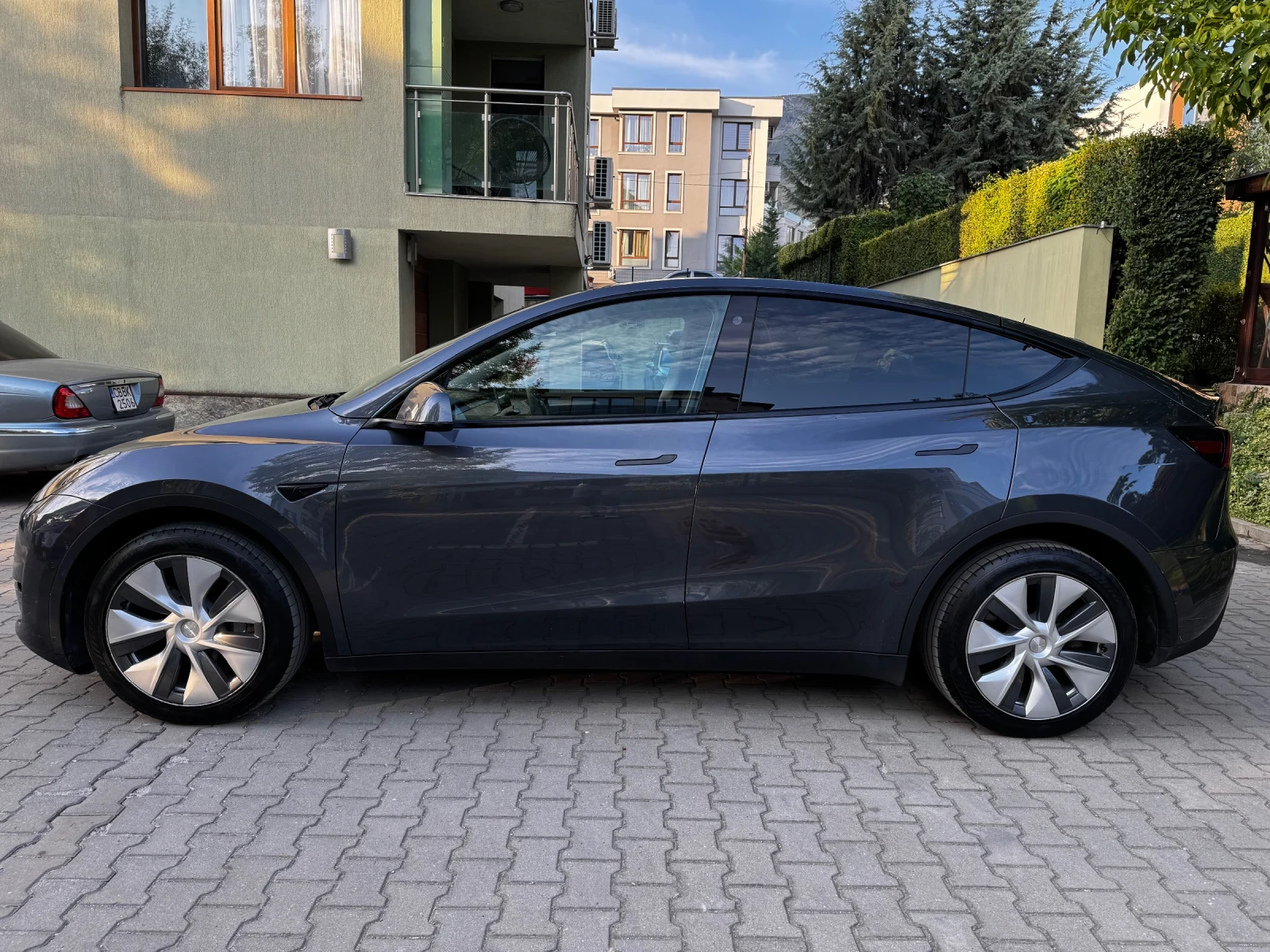 Tesla Model Y Long Range Dual Motor FSD Теглич, снимка 13 - Автомобили и джипове - 56151017