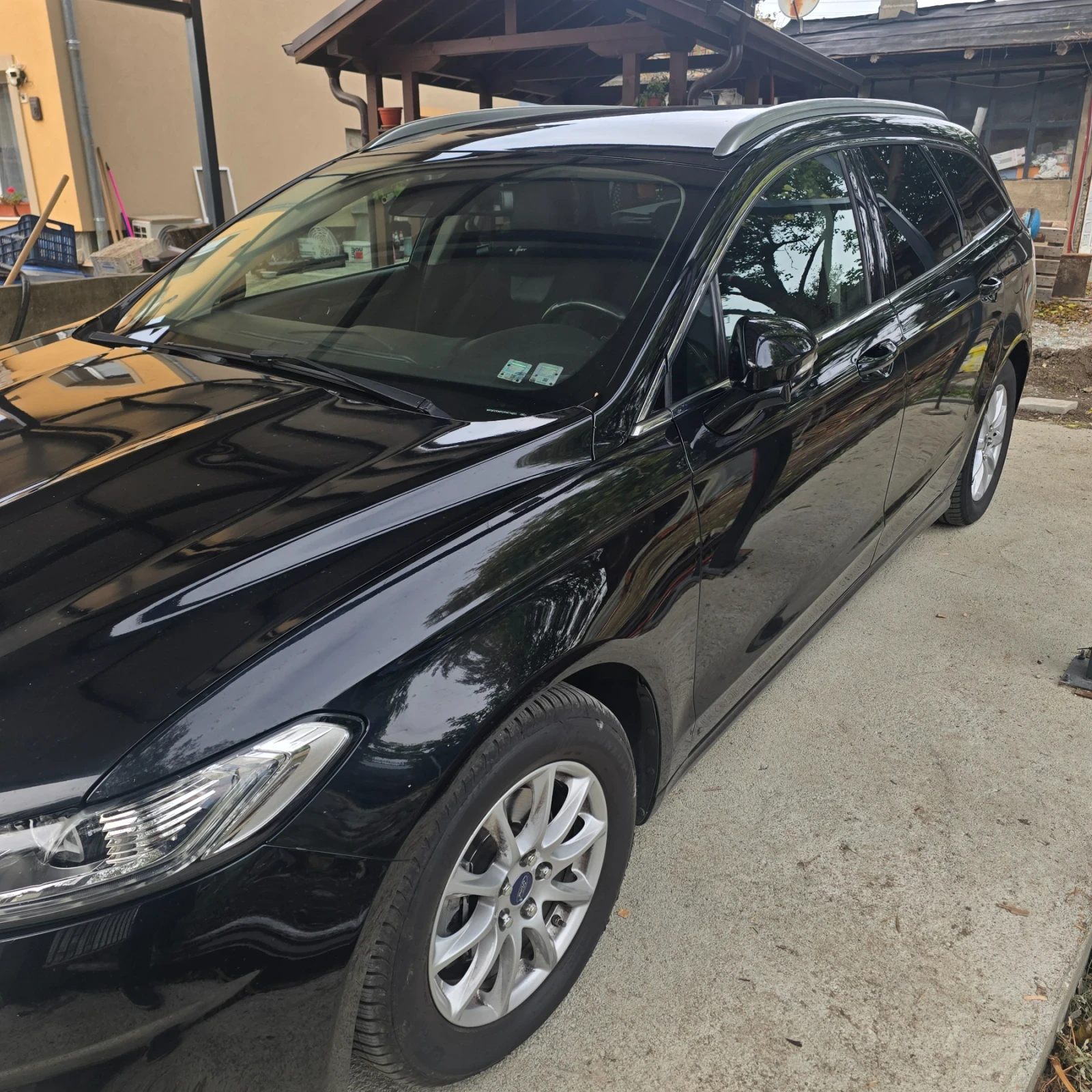 Ford Mondeo Titanium!Keyless, Full Led, Sync 3, снимка 2 - Автомобили и джипове - 56678060