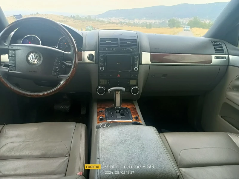 VW Touareg 3.0, снимка 5 - Автомобили и джипове - 47330215