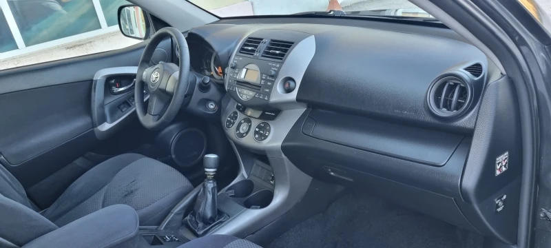 Toyota Rav4 2.2 D4D KLIMA ITALY, снимка 14 - Автомобили и джипове - 47668203