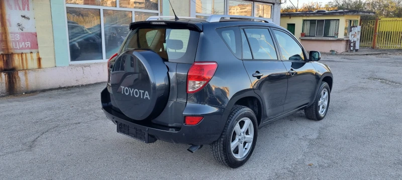 Toyota Rav4 2.2 D4D KLIMA ITALY, снимка 5 - Автомобили и джипове - 47668203