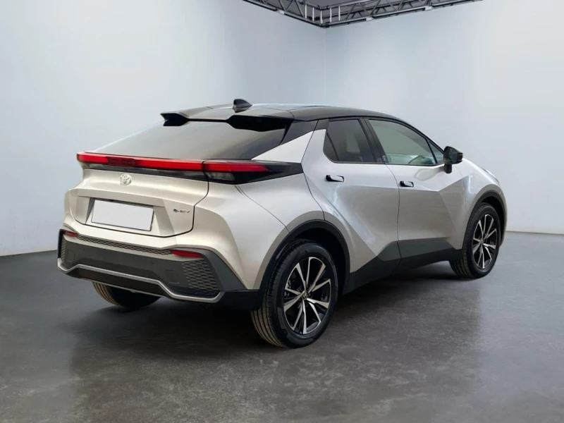 Toyota C-HR 2.0 4X2  TECH PAK ОЧАКВАН ВНОС 28 03 , снимка 4 - Автомобили и джипове - 49566650