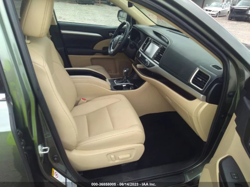 Toyota Highlander FACELIFT, снимка 14 - Автомобили и джипове - 52752173