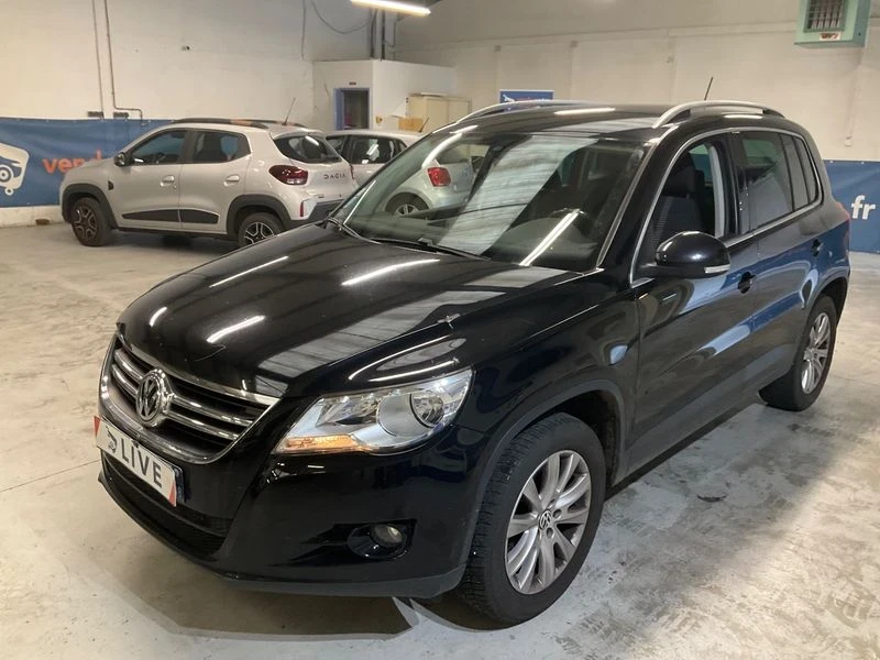 VW Tiguan 2.0 TDI Sportline BlueMotion, снимка 1 - Автомобили и джипове - 46919677