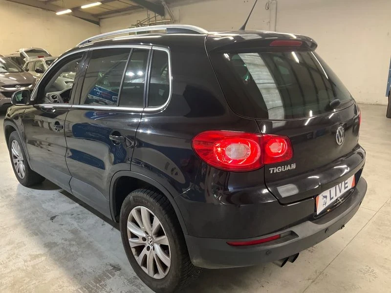 VW Tiguan 2.0 TDI Sportline BlueMotion, снимка 3 - Автомобили и джипове - 46919677