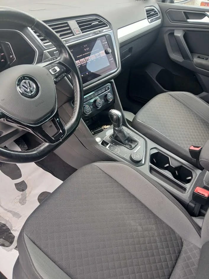 VW Tiguan 2.0 TDI* R-Line* 4 Motion* Aвт.* Full* , снимка 8 - Автомобили и джипове - 55619078