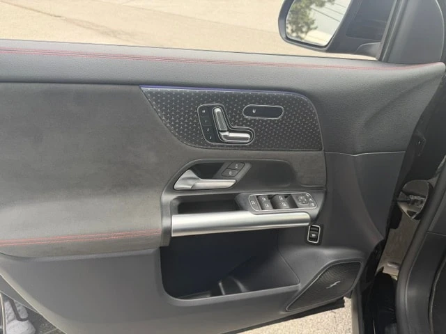 Mercedes-Benz GLA * AMG 35 * CARFAX * БЕЗ ЗАБЕЛЕЖКА, снимка 10 - Автомобили и джипове - 55931576