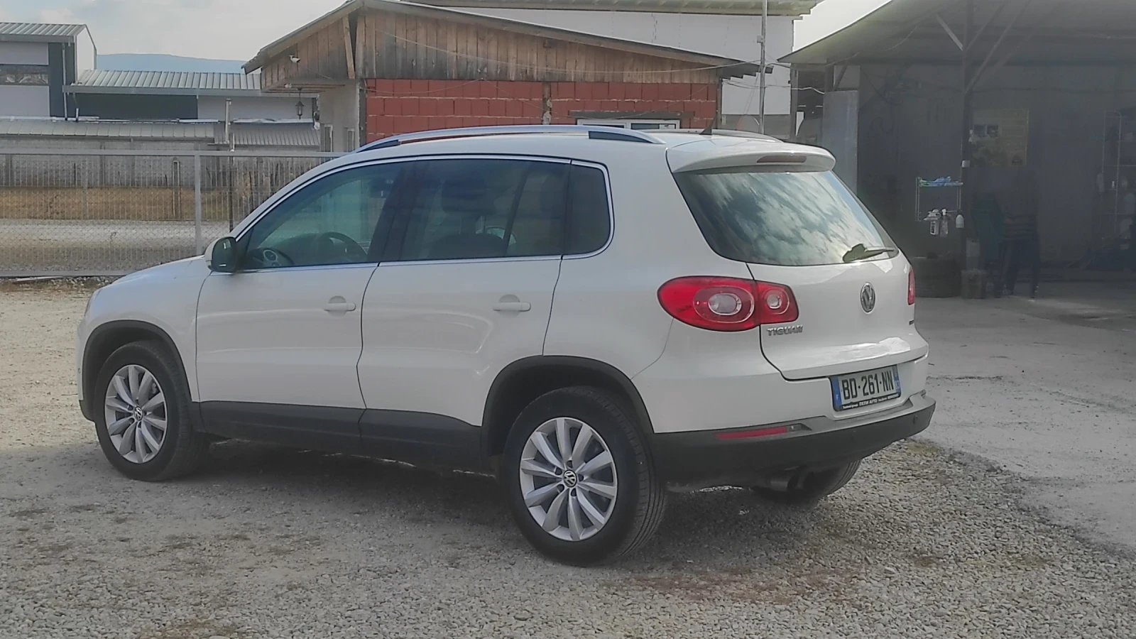 VW Tiguan 2.0 TDI Sportline BlueMotion - изображение 2