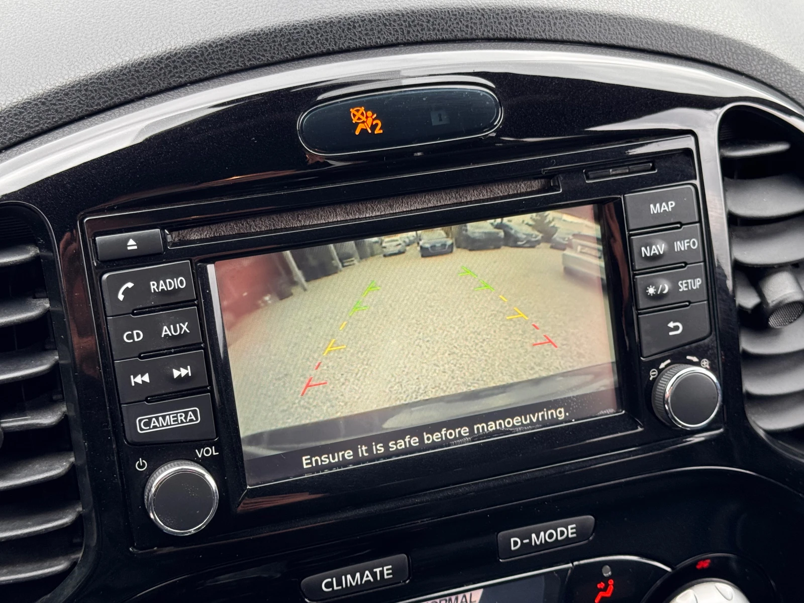 Nissan Juke FACELIFT 1.2DIG-T KEYLESSGO НАВИГАЦИЯ КАМЕРА КОЖА, снимка 10 - Автомобили и джипове - 53914319