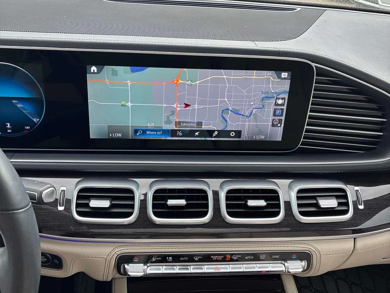 Mercedes-Benz GLE 350 BURMESTER/ПОДГРЕВИ/ПАНОРАМА/360 КАМЕРИ, снимка 9 - Автомобили и джипове - 54698359