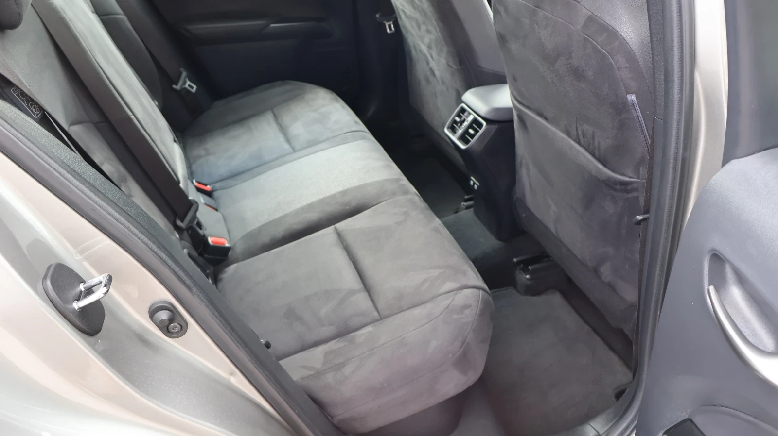 Lexus UX 250h 2.0 Hybrid 184 �.�. Executive 4�4 �������� �� ���� | Mobile.bg � ����������� 12