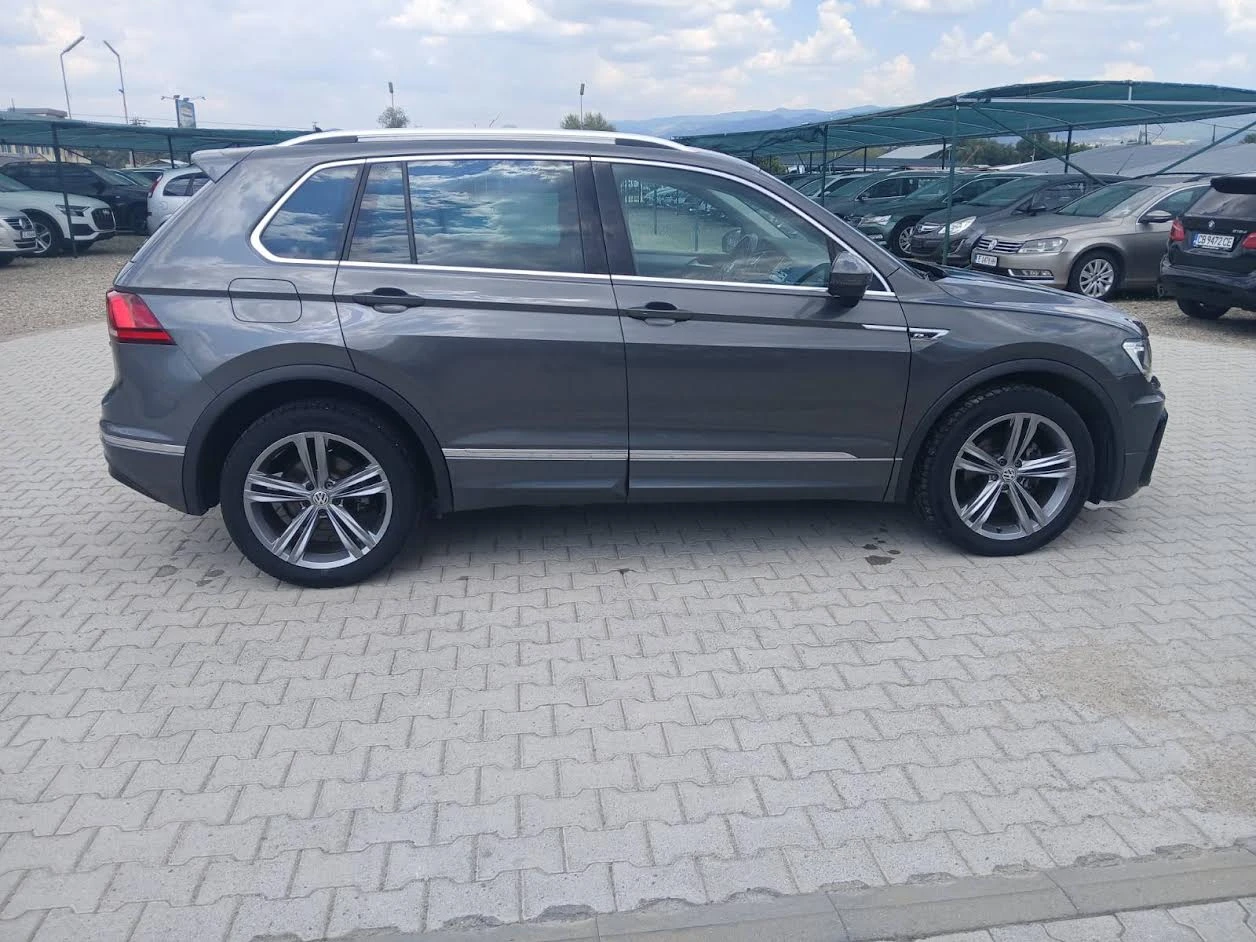 VW Tiguan 2.0 TDI* R-Line* 4 Motion* Aвт.* Full* , снимка 5 - Автомобили и джипове - 55619078