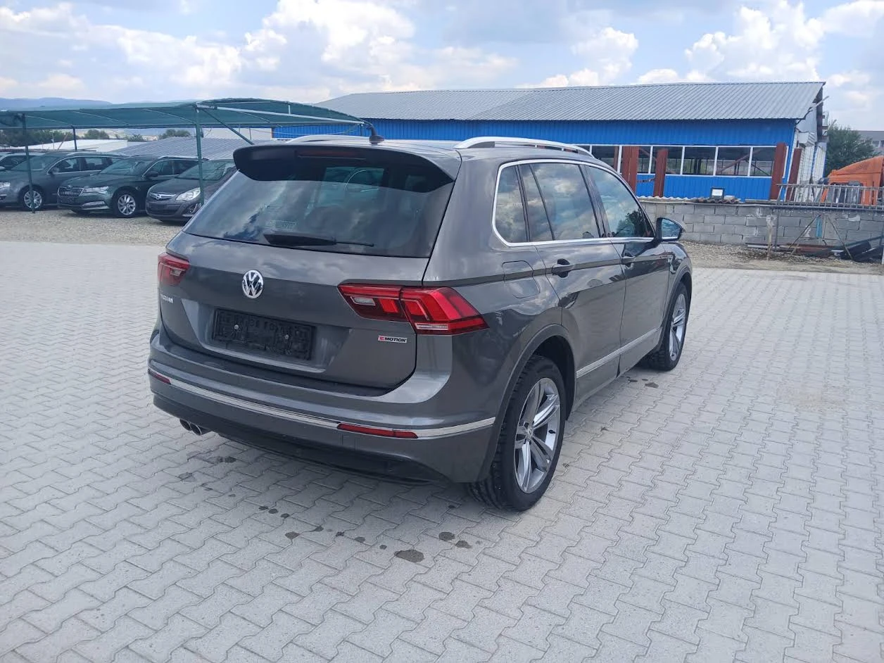 VW Tiguan 2.0 TDI* R-Line* 4 Motion* Aвт.* Full* , снимка 4 - Автомобили и джипове - 55619078
