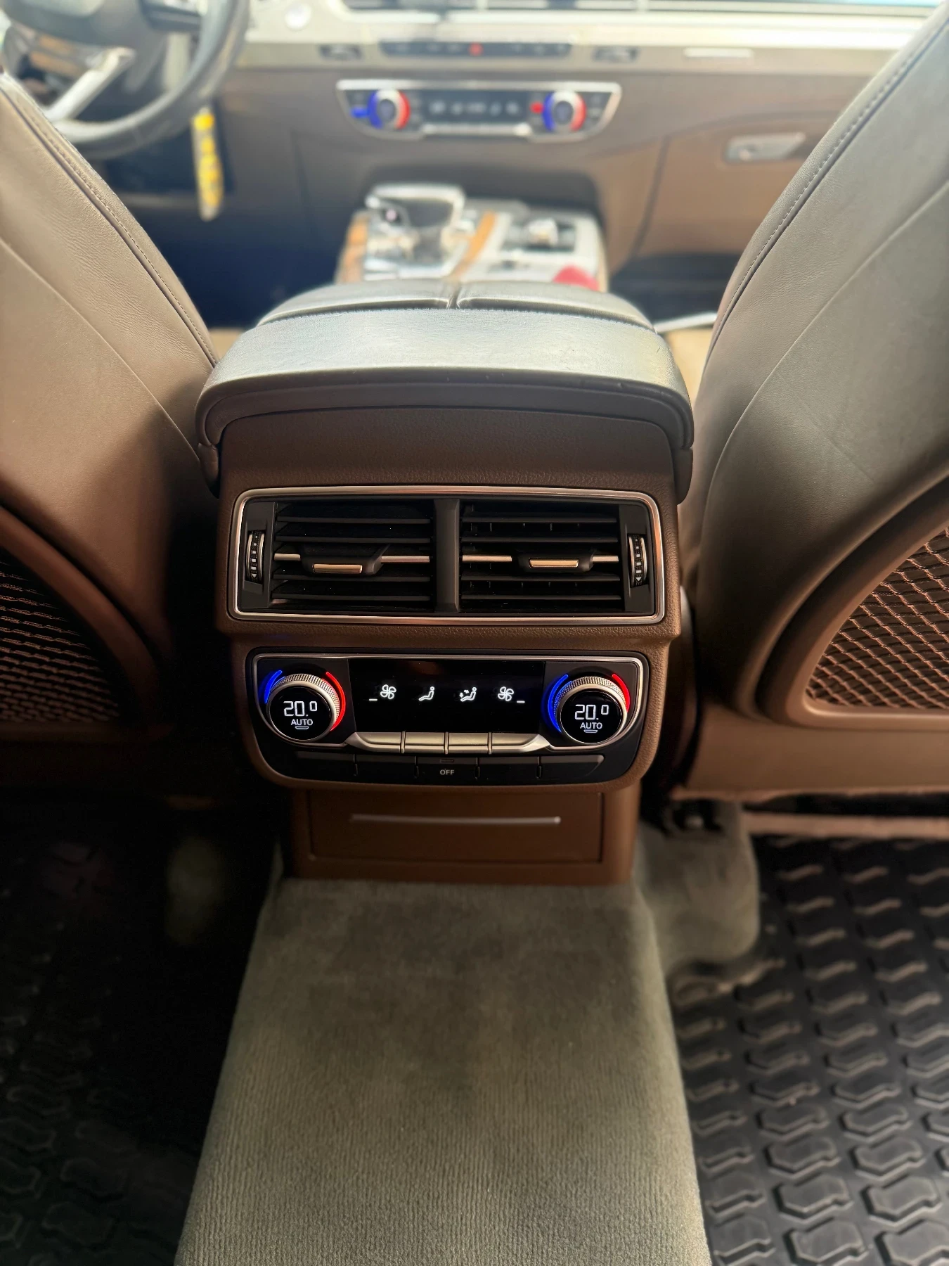 Audi Q7, снимка 9 - Автомобили и джипове - 55667974