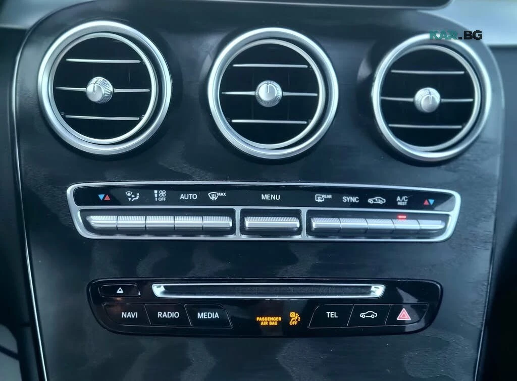 Mercedes-Benz GLC 43 AMG * BURMASTER * HeadUp *  AвтоКредит * (ЦЕНА ДО БГ), снимка 16 - Автомобили и джипове - 55844600