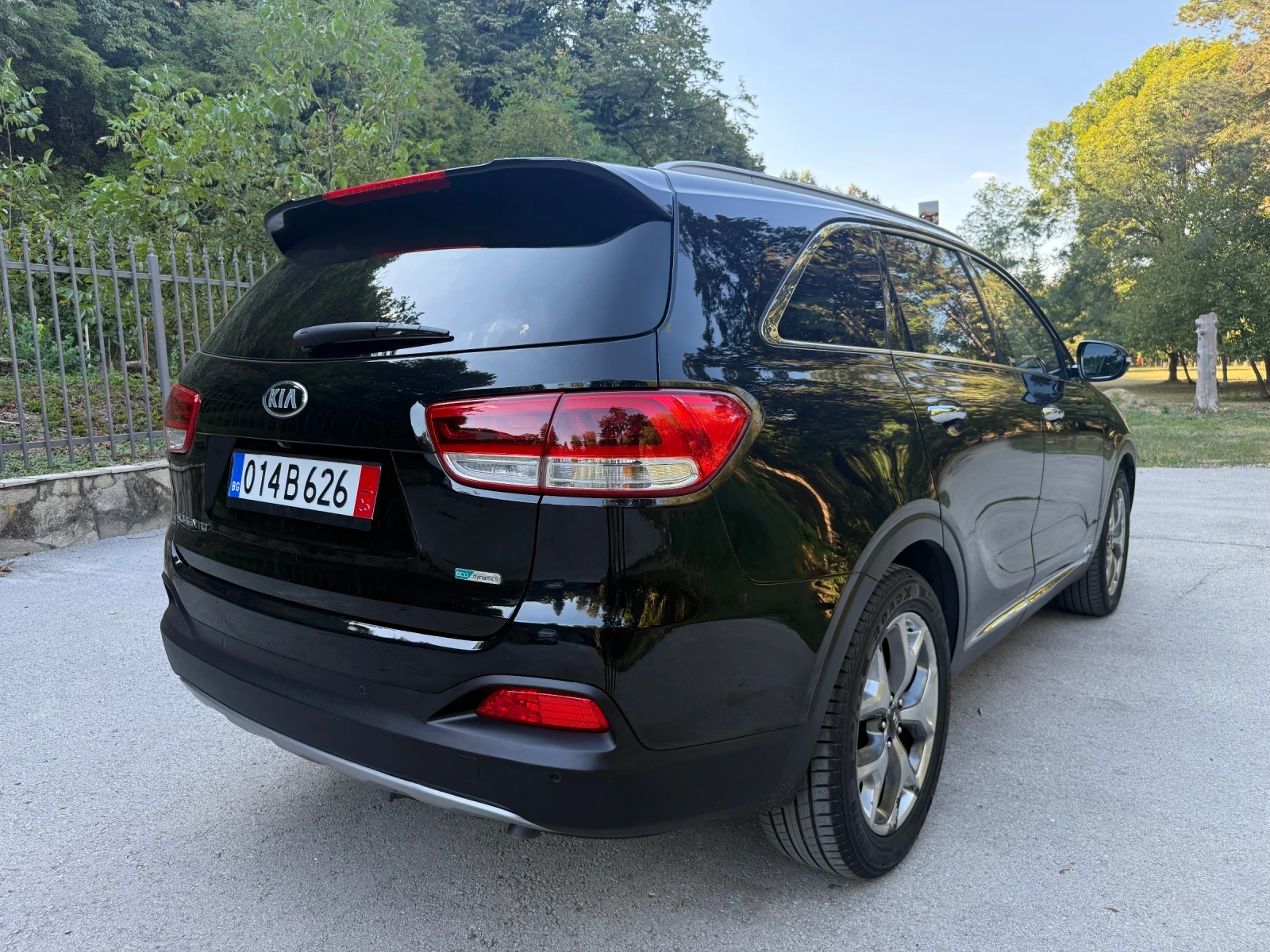 Kia Sorento 2.2 CRDI/ REBEL/PANORAMA/NAVI/4X4, снимка 4 - Автомобили и джипове - 55954057