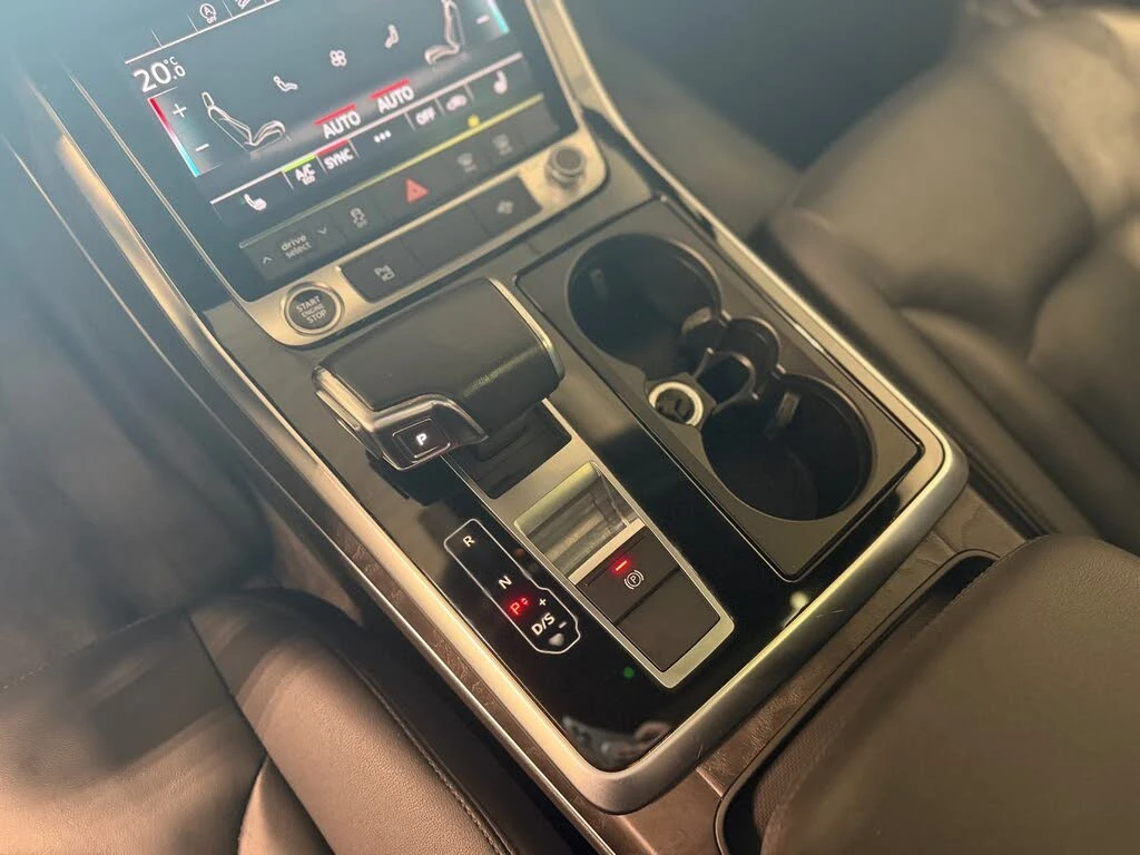 Audi Q7 3.0 55TFSI Quattro , снимка 11 - Автомобили и джипове - 56073975
