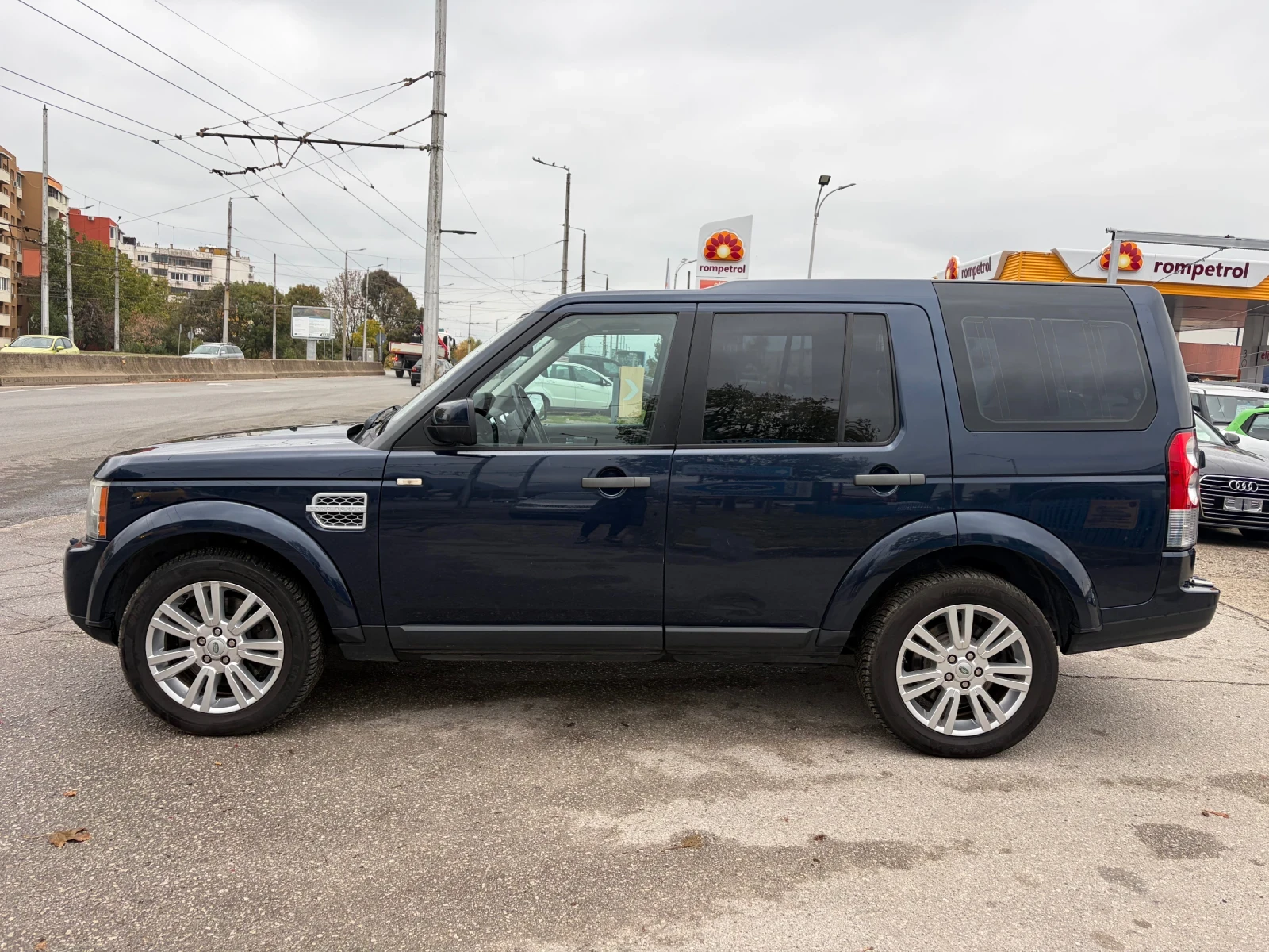 Land Rover Discovery 4, снимка 8 - Автомобили и джипове - 56703851