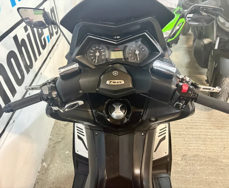 Yamaha T-max 530i ABS LED AKRAPOVIC KEYLESS, снимка 7 - Мотоциклети и мототехника - 52416667