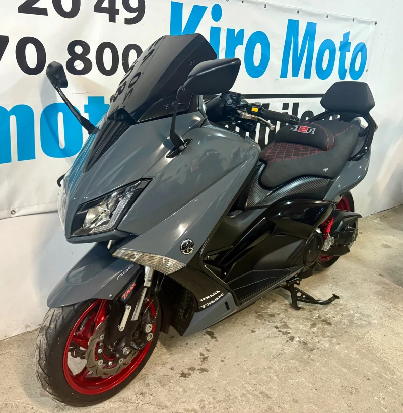 Yamaha T-max 530i ABS LED AKRAPOVIC KEYLESS, снимка 12 - Мотоциклети и мототехника - 52416667