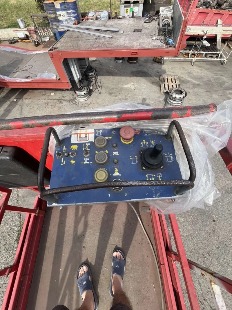 Автовишка Друга марка PB S171-12S ножична самоходна чисто нови акумолато, снимка 4 - Индустриална техника - 51406228