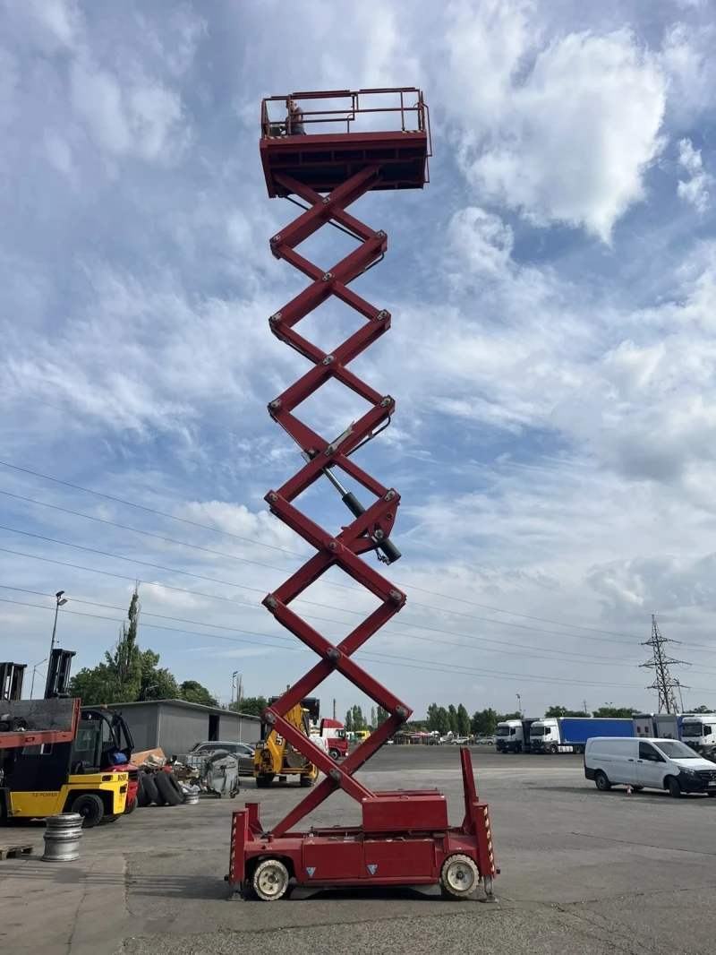 Автовишка Друга марка PB S171-12S ножична самоходна чисто нови акумолато, снимка 15 - Индустриална техника - 51406228