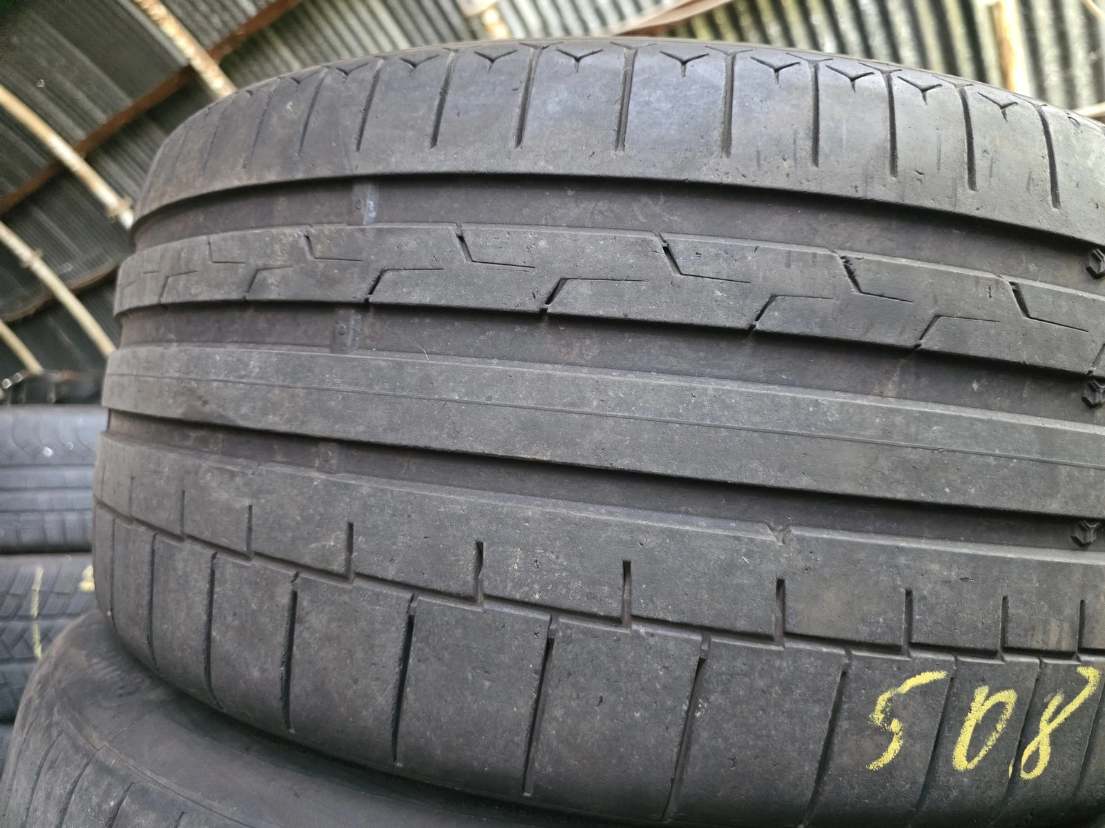 Гуми Летни 245/35R19, снимка 2 - Гуми и джанти - 56664452