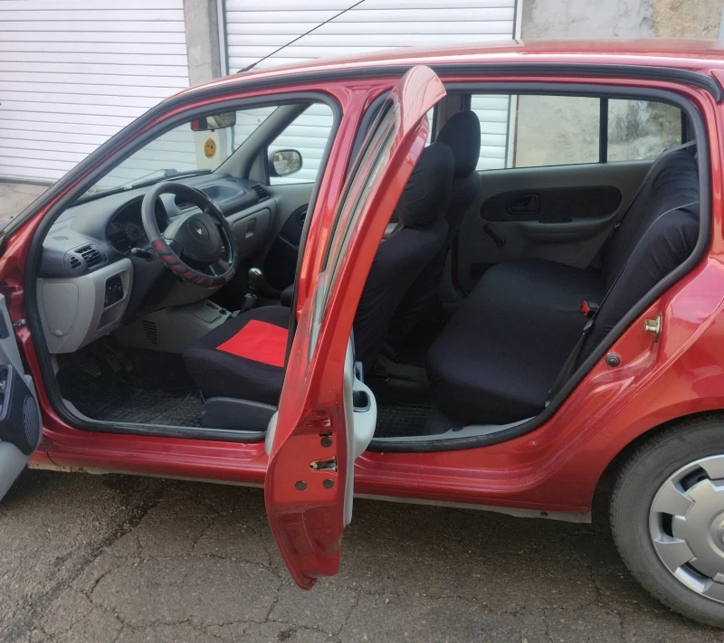 Renault Symbol 1.4, снимка 9 - Автомобили и джипове - 51184647