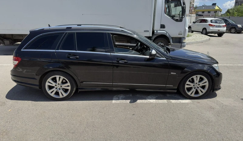 Mercedes-Benz 320 Колата е в отлично състояние., снимка 3 - Автомобили и джипове - 47465788