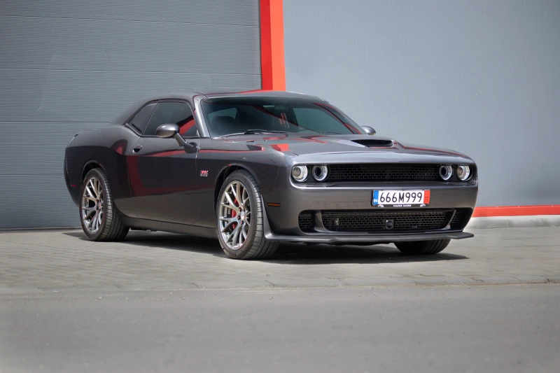 Dodge Challenger SRT 392 6.4 HEMI, снимка 2 - Автомобили и джипове - 48530960